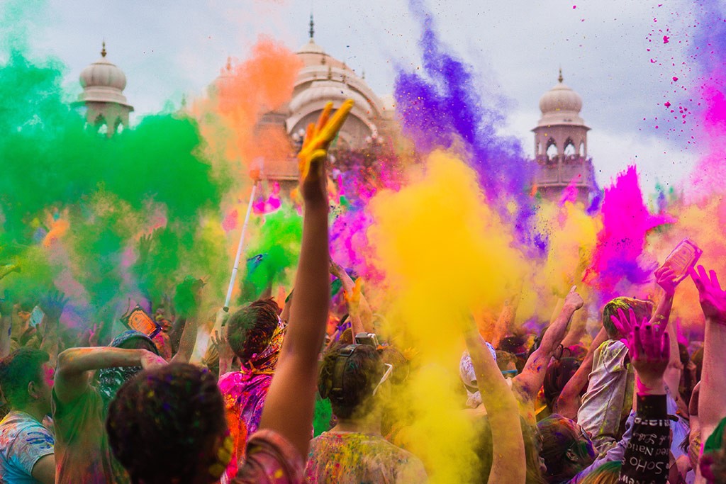 5 Ways to celebrate an eco-friendly Holi