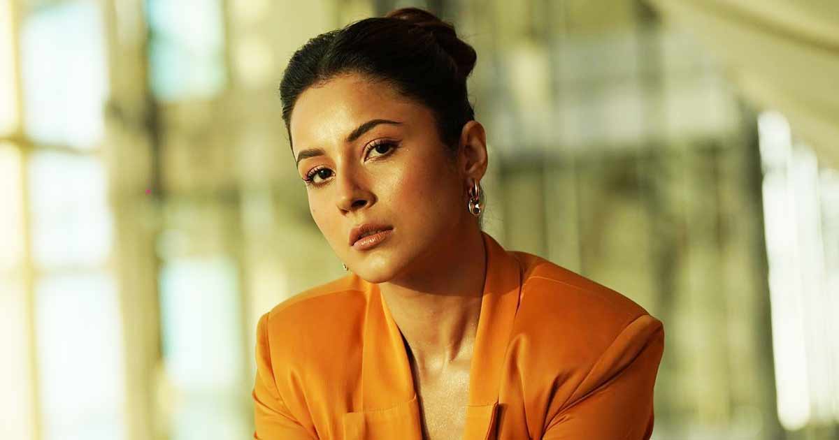Shehnaaz Gill sobs on air and says she can't show her true feelings